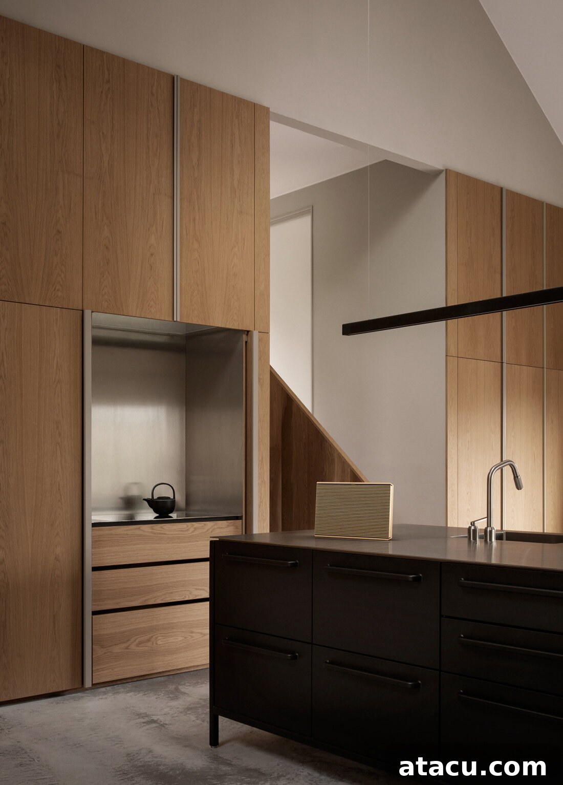 Beosound Level by Bang and Olufsen 4 Beosound Level in natural oak veneer, standing