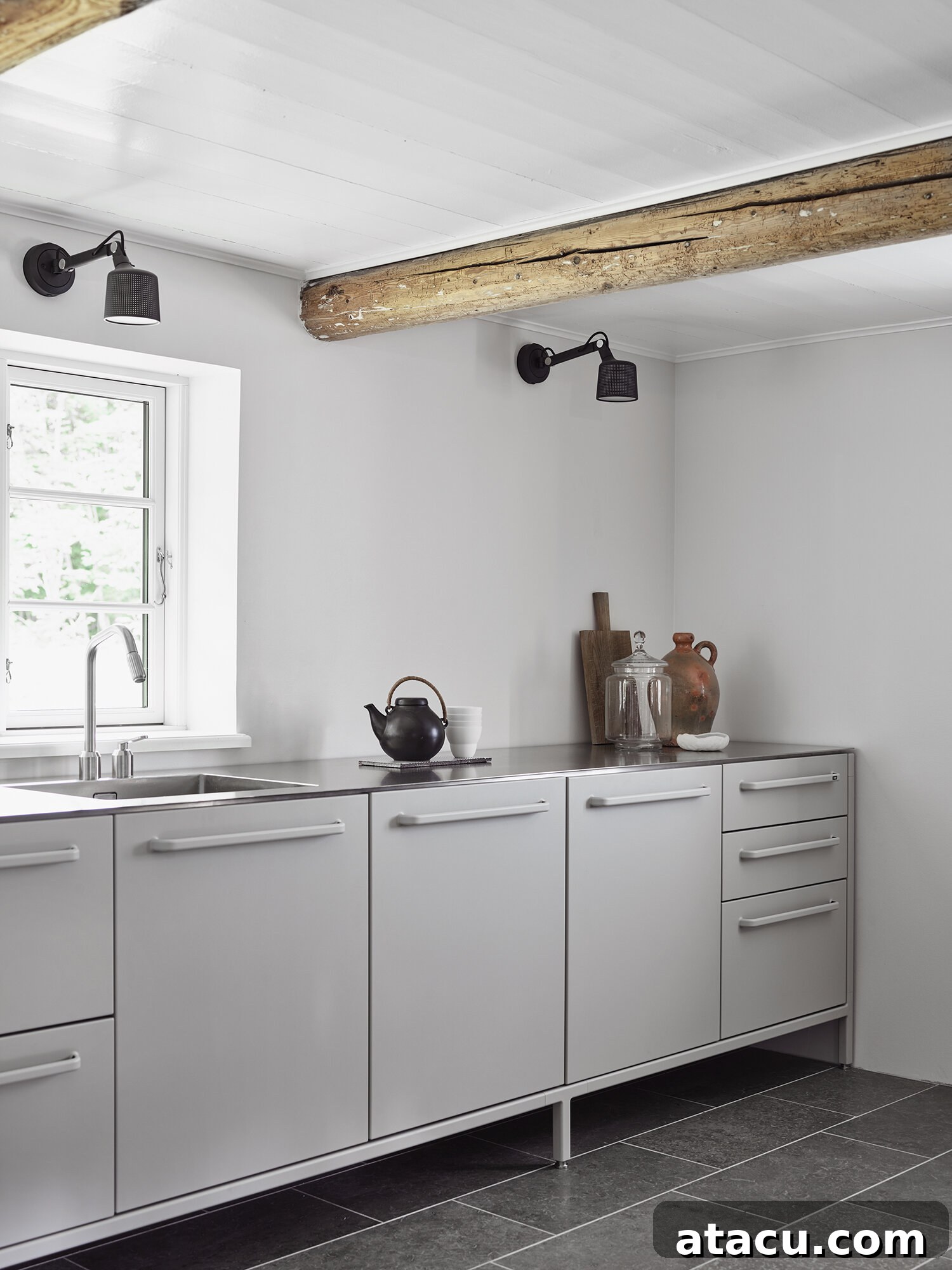 Vipp Farmhouse kitchen and dining area, showcasing seamless open-plan living and design