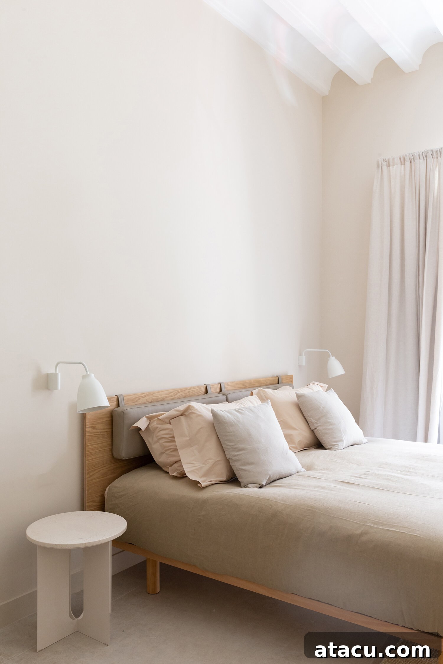 Plácido y Grata boutique hotel Seville bedroom view