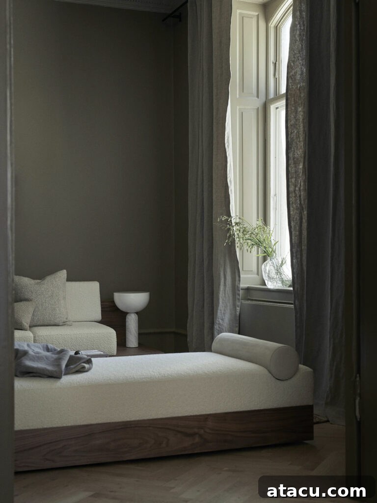 10 Dreamy Daybeds You'll Love 7 Mass daybed by New Works